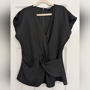 Express Black Twist Front Short Sleeve V-Neck Top Size XS